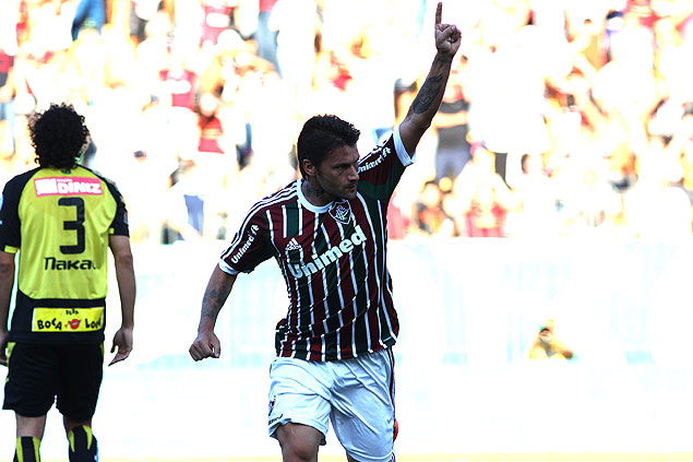 Rafael Sbis comemora um dos gols marcados na vitria do Fluminense