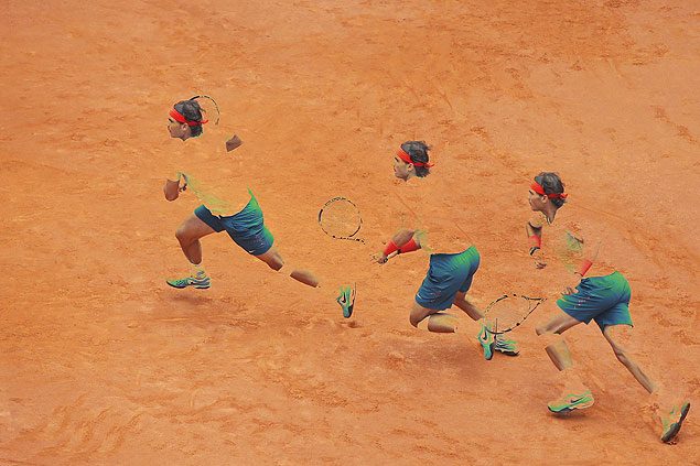 O tenista espanhol Rafael Nadal em ação em foto em múltipla exposição