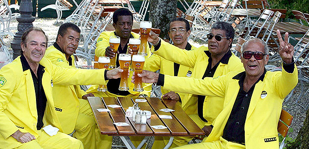 Altair (primeiro da direita para a esquerda) durante evento na Alemanha que reuniu Jairzinho e outros jogadores que atuaram pela seleo