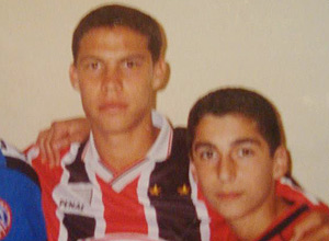 Hernanes, hoje na Lazio, e Henrikh Mkhitaryan, em 2003