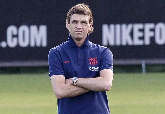 O técnico do Barcelona, Tito Vilanova, durante um treino da equipe na quinta-feira