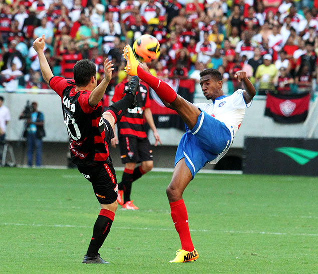 Lance do confronto entre Vitria e Bahia pela oitava rodada do Campeonato Brasileira, na Fonte Nova