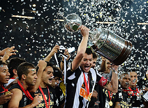 Jogadores do Atltico-MG comemoram o ttulo da Libertadores-2013