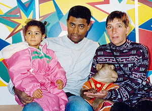 Antonio Carlos Gomes com esposa e filha, em 1994, na Rssia
