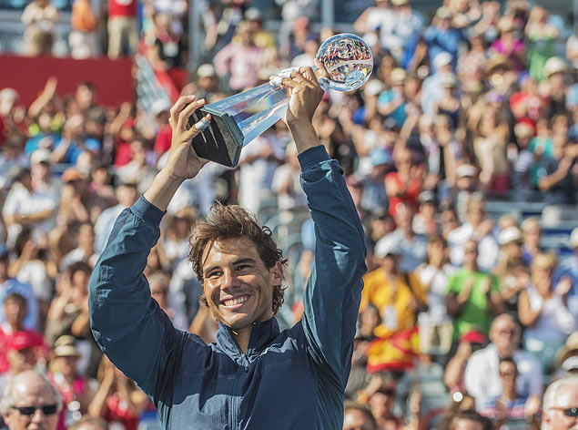 O espanhol Rafael Nadal comemora o ttulo do Masters 1.000 de Montral, no Canad