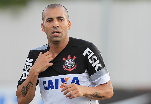 O atacante Emerson durante treino do Corinthians; Tite vai deixar jogador no banco contra o Luverdense