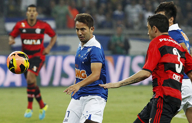 Everton Ribeiro, meia-atacante do Cruzeiro, que fez "gol de placa" contra o Flamengo