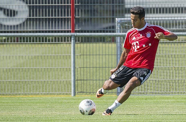 O meio-campista Thiago Alcntara durante treinamento no Bayern de Munique