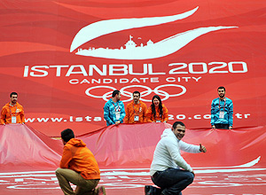 Bandeira da campanha turca em Istambul