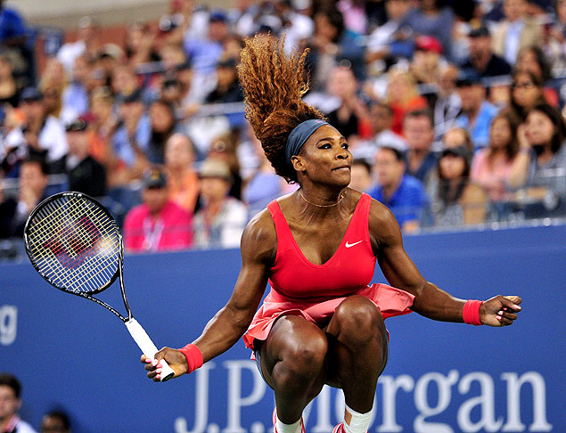 Serena Williams salta para festejar o ttulo de campe do Aberto dos Estados Unidos
