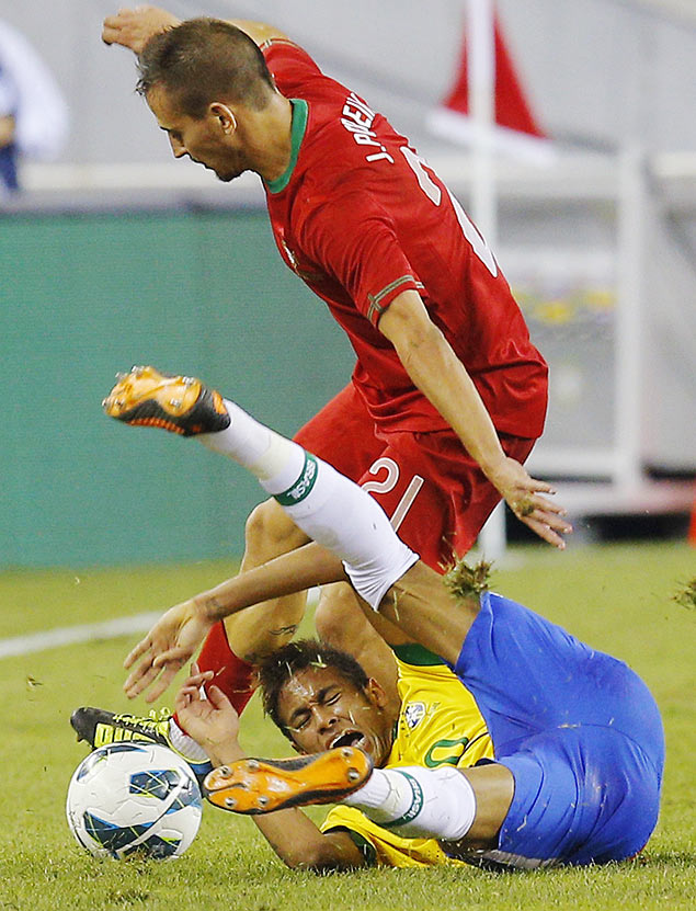 O atacante Neymar durante amistoso contra Portugal
