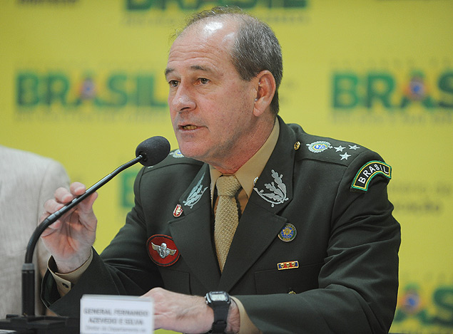 O general Fernando Azevedo e Silva d entrevista em Braslia
