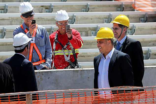 Valcke is in Brazil inspecting the stadiums for 2014 World Cup and, accompanied by Minister Aldo Rebelo (Sports) and former players Ronaldo and Bebeto, visited road works in Porto Alegre (RS) and the Beira-Rio stadium. 