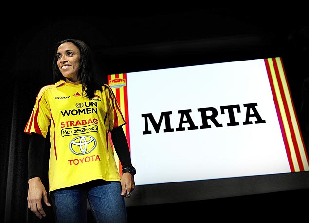 Marta durante entrevista na Suécia, onde defende o Tyreso