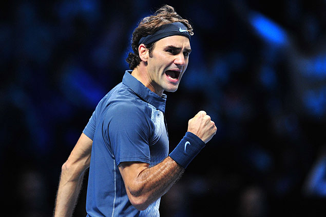 Roger Federer comemora ponto conquistado na vitria neste sbado sobre Juan Martin del Potro, em Londres