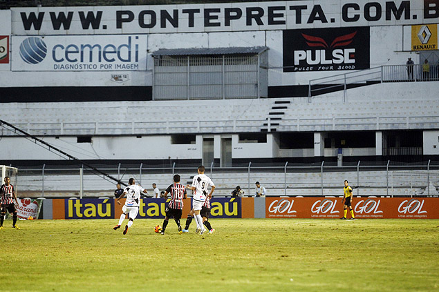 Ponte Preta e São Paulo jogam no estádio Moisés Lucarelli, em Campinas, pelo Brasileiro