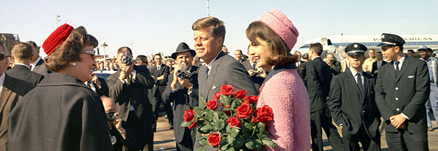 Former U.S. President John F. Kennedy and first lady Jacqueline Kennedy arrive at Love Field prior to his assassination in Dallas,Texas, in this handout image taken on November 22, 1963. Friday, November 22, 2013, will mark the 50th anniversary of the assassination of President Kennedy. REUTERS/Cecil Stoughton/The White House/John F. Kennedy Presidential Library (UNITED STATES: Tags: POLITICS ANNIVERSARY) ATTENTION EDITORS - THIS IMAGE WAS PROVIDED BY A THIRD PARTY. FOR EDITORIAL USE ONLY. NOT FOR SALE FOR MARKETING OR ADVERTISING CAMPAIGNS. THIS PICTURE IS DISTRIBUTED EXACTLY AS RECEIVED BY REUTERS, AS A SERVICE TO CLIENTS ORG XMIT: WAS105