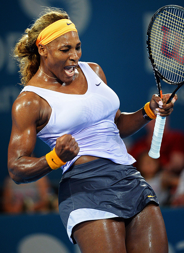 Serena Williams comemora ponto em vitria sobre Maria Sharapova