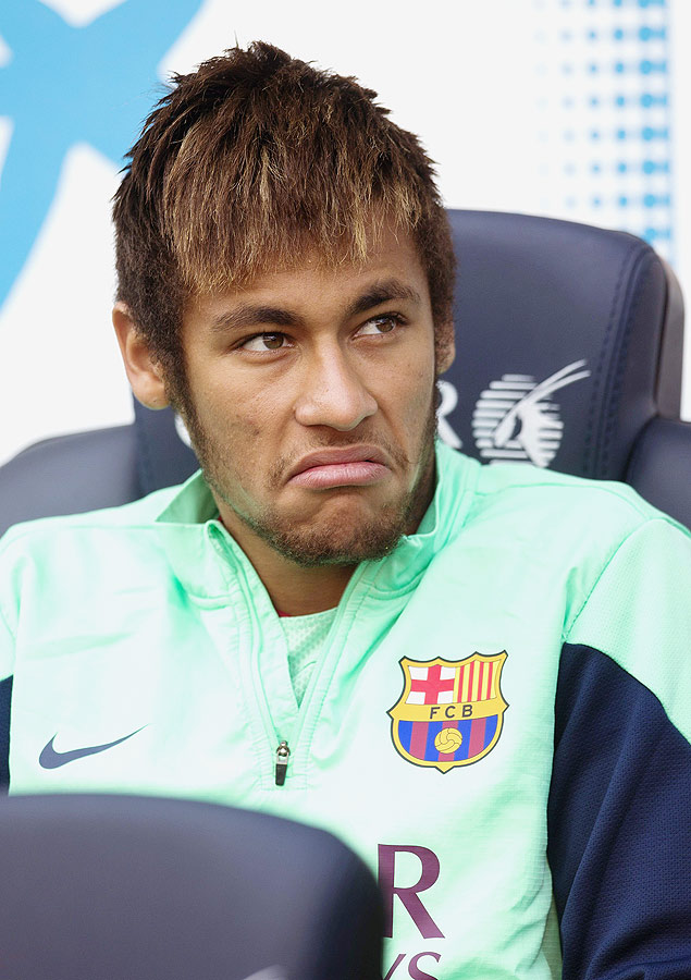 Neymar no banco de reservas contra o Elche
