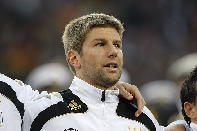 O ex-jogador alemão Thomas Hitzlsperger antes de uma partida da seleção alemã em 2009