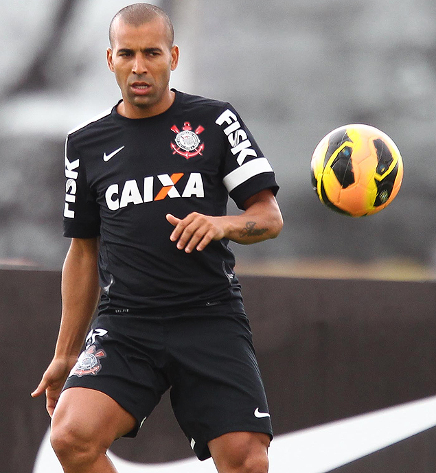 Emerson durante treino do Corinthians no CT Joaquim Grava