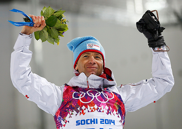 O noruegus Bjoerndalen comemora sua 12 medalha em todas as edies dos Jogos de Inverno