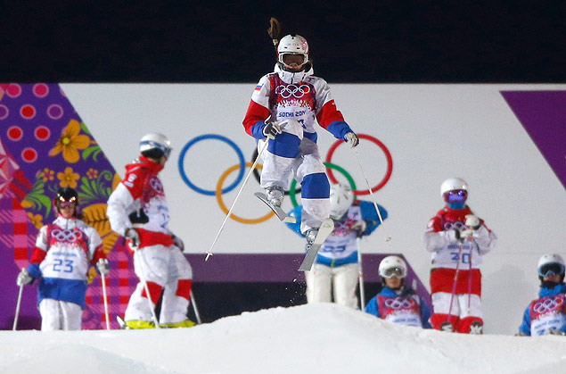 Esquiadora russa Maria Komissarovadurante treino para os Jogos Olmpicos de Sochi, em 2014