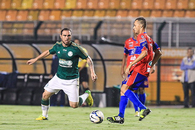 Bruno Csar em lance do jogo entre Palmeiras e Vilhena, pela Copa do Brasil