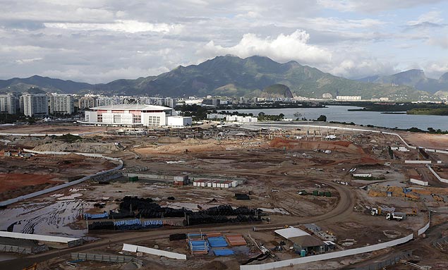 Imagem area do Parque Olmpico do Rio em obras no fim de maro 
