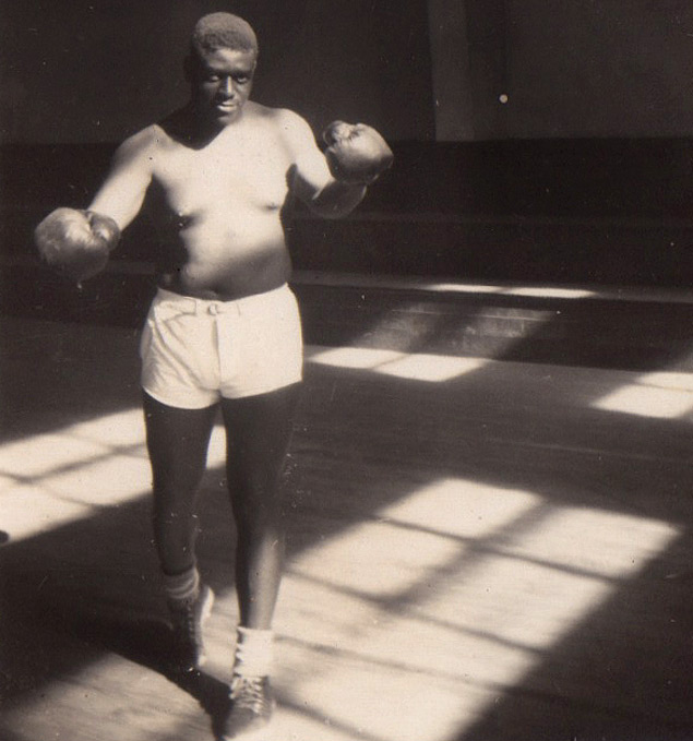 O guerrilheiro Osvaldo da Costa, durante treino de boxe