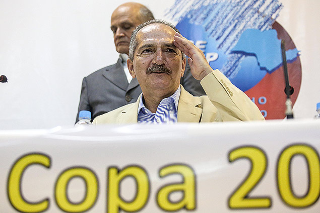O ministro Aldo Rebelo durante debate sobre a Copa no Sindicato dos Engenheiros do Estado de So Paulo