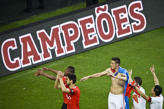 Jogadores do Benfica comemoram ttulo do Campeonato Portugus