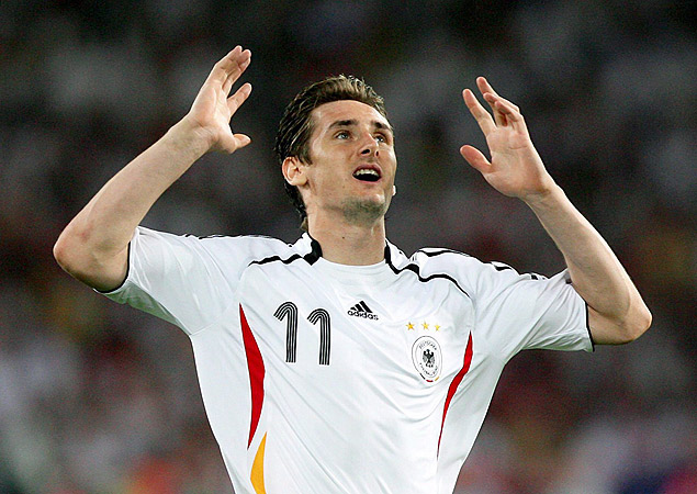 Miroslav Klose lamenta gol perdido durante a Copa de 2006