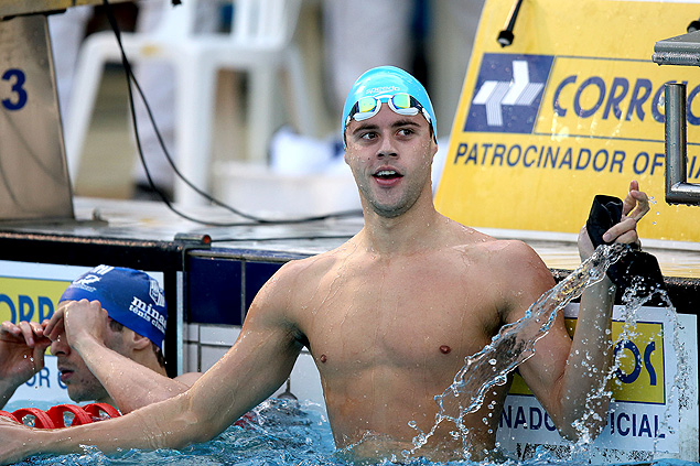 O nadador Thiago Pereira durante competio nacional