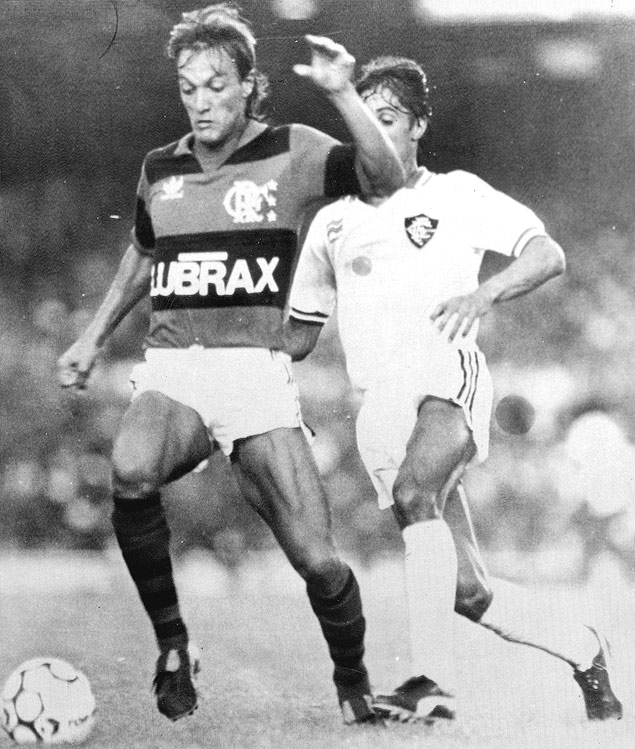 O lateral Leandro em jogo do Flamengo contra o Fluminense, em 1986