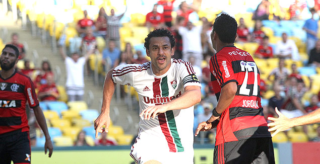 O atacante Fred comemora um gol pelo Fluminense
