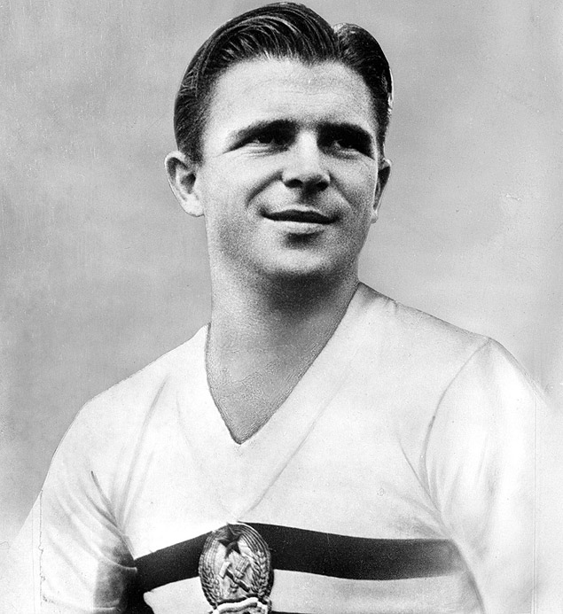 O hngaro Ferenc Pusks em foto de 1954, ano em que seria vice-campeo mundial