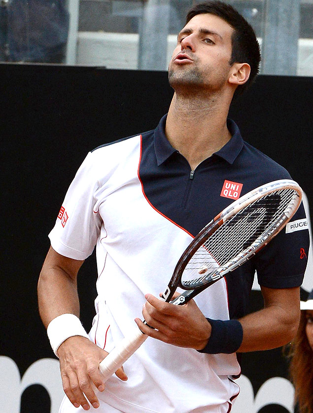 Novak Djokovic precisou de trs sets para superar o adversrio