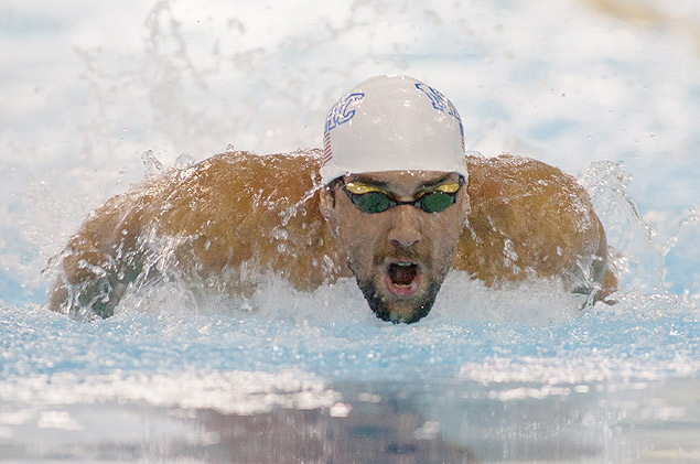 Michael Phelps nada os 100 m borboleta no GP de Charlotte