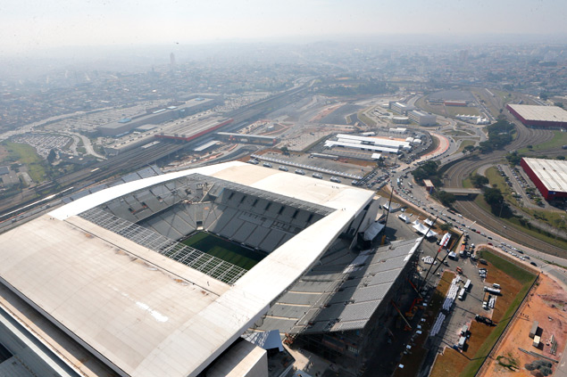 Vista area do Itaquero, palco do jogo de abertura da Copa do Mundo, em So Paulo