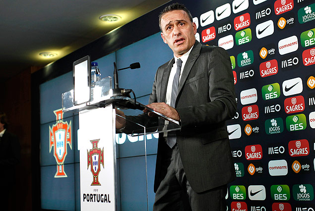 Treinador Paulo Bento durante o anúncio da lista de convocados da seleção de Portugal