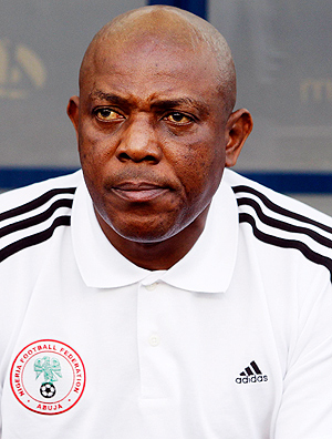 O treinador nigeriano Stephen Keshi