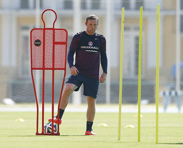 Wayne Rooney durante treino da seleo inglesa no Rio