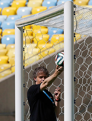 Sem investidores, os 12 estádios da Copa do Mundo vão perder a tecnologia da linha do gol; CBF foi procurada, mas descartou investimento