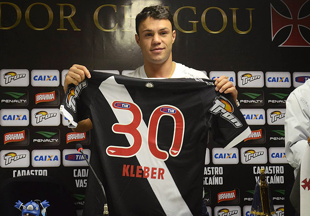 Kleber  apresentado como novo jogador do Vasco