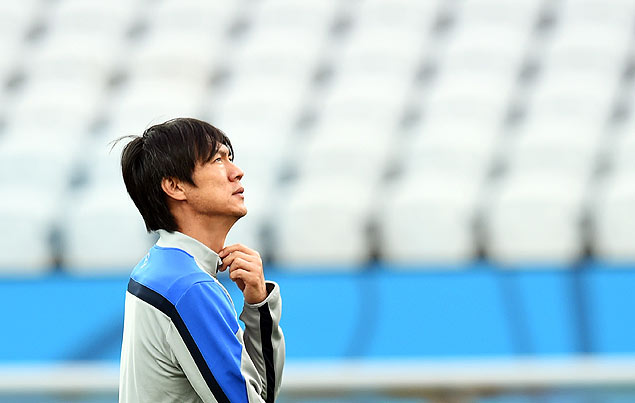 O treinador Hong Myung-Bo, durante treino da Coreia do Sul no Itaquero
