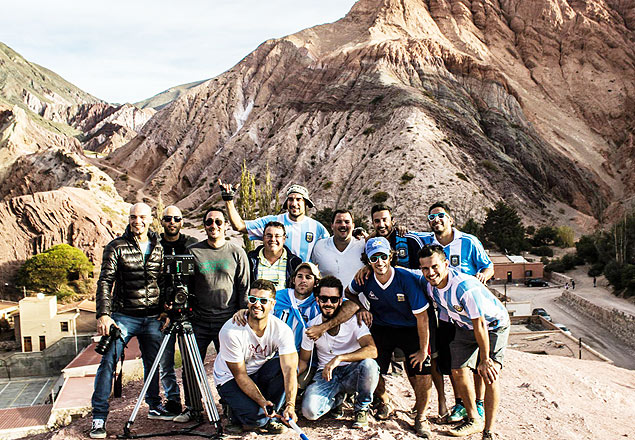 Os 11 integrantes do projeto argentino Mundial Andando