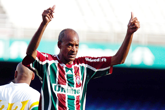 Assis participa de jogo da equipe master do Fluminense, no Estdio do Maracan, em 2007.