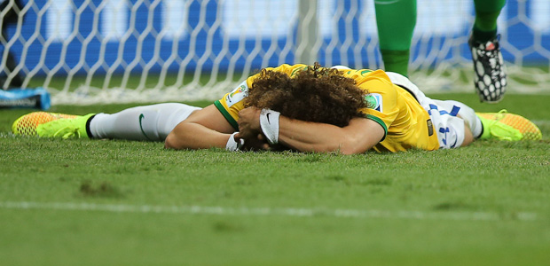 O zagueiro David Luiz lamenta jogada na disputa pelo terceiro lugar da Copa do Mundo