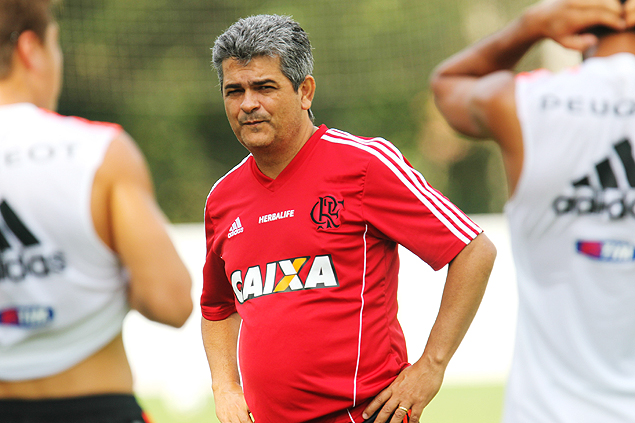Ney Franco durante treino do Flamengo